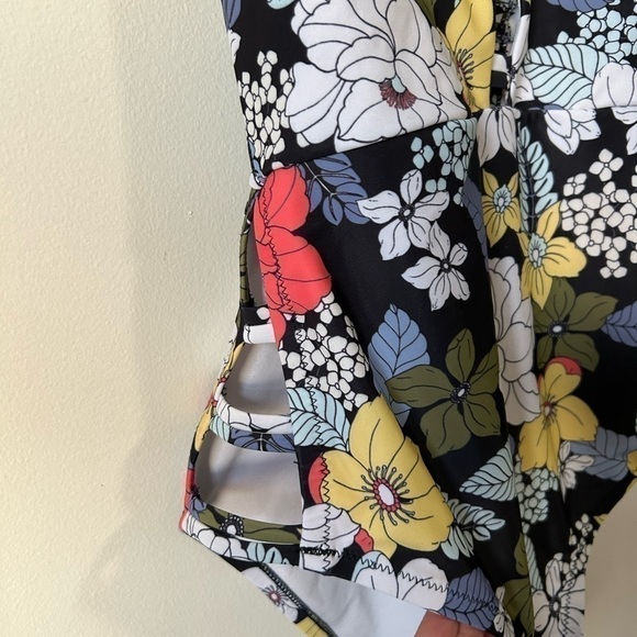 Jessica Simpson One Piece Floral Swimsuit - Picture 3 of 5